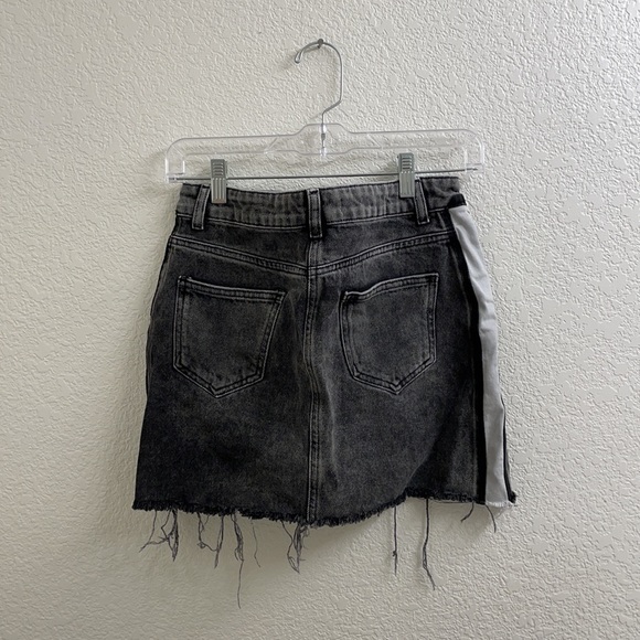 Zara grey denim skirt with white stripe - Picture 2 of 5